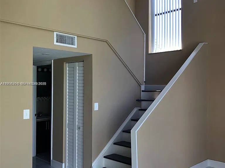 1400 San Remo Cir — Photo 17