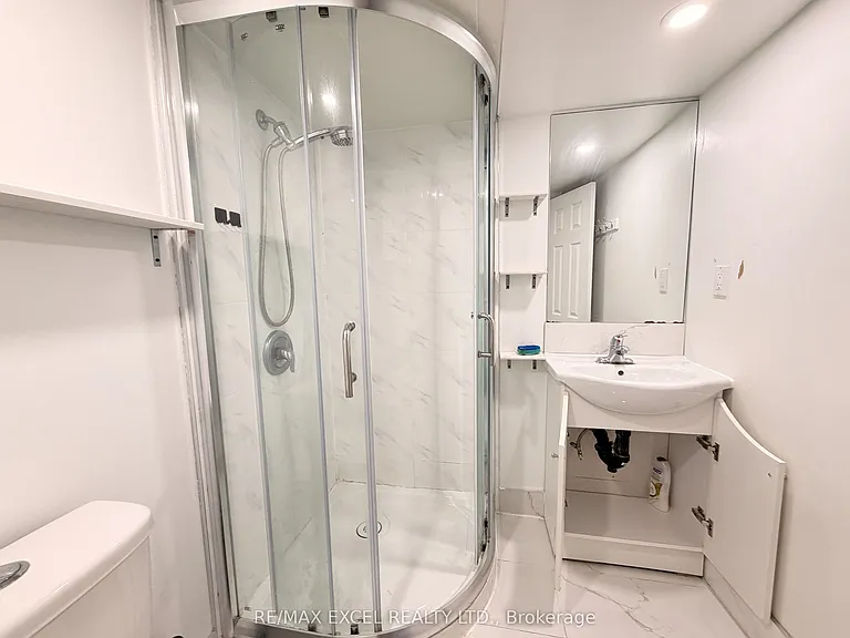 13 Hepburn St #BASEMENT — Photo 5