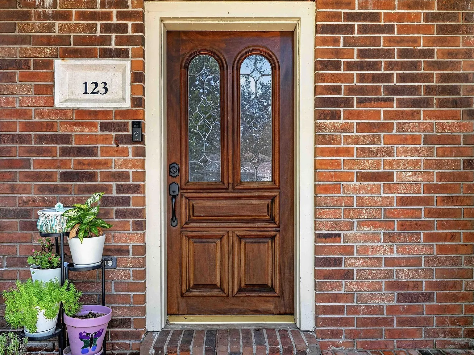 4 bed, 2.5 bath, 2578 sqft, $2,650 — Photo 2