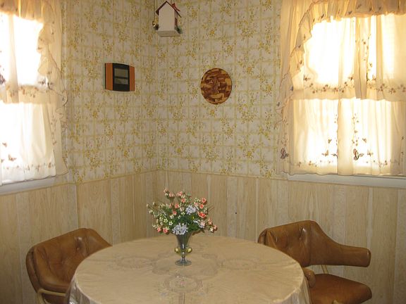 Eat In Kitchen