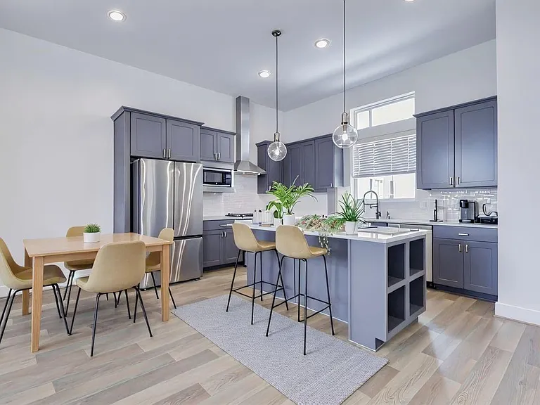 334 Eastwood St — Photo 4