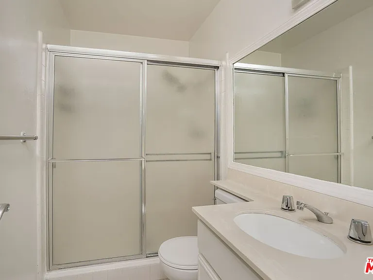 953 4th St #300 — Photo 13
