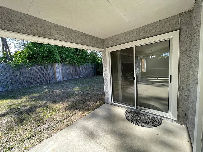 140 Treasure Palm Dr — Photo 25