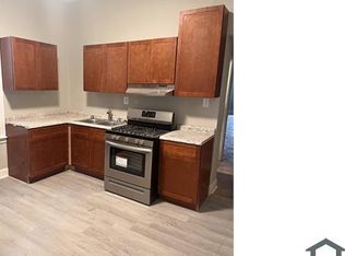 8127 S Muskegon Ave, Chicago, IL 60617