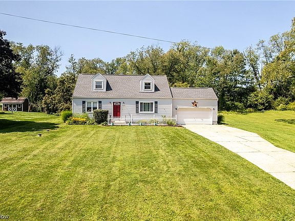 2nd image of 4544 Garrett Dr