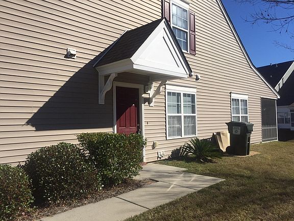 2nd image of 700 Buckthorn Cir