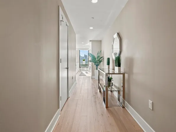 9 Avenue At Port Imperial image 24 of 34