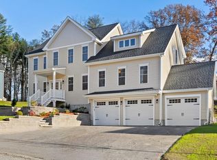 3 Colonel Rolls Dr, Westford, MA 01886