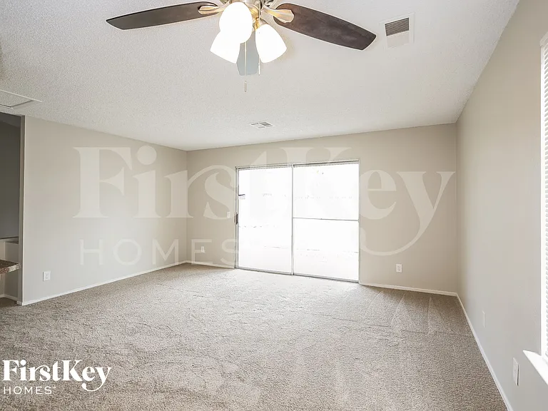 6533 Chilton Ct — Photo 4