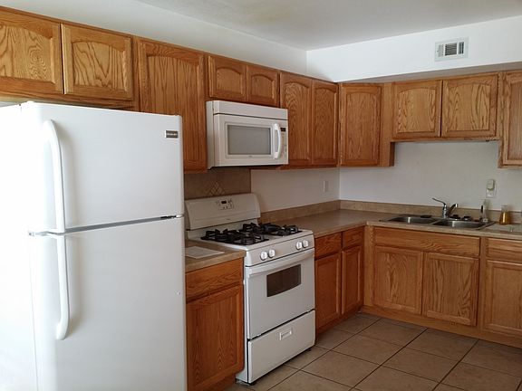 2nd image of 1011 Calle Vianson