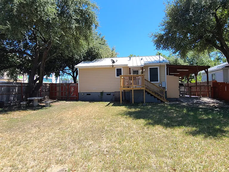 2948 Eckert St — Photo 5