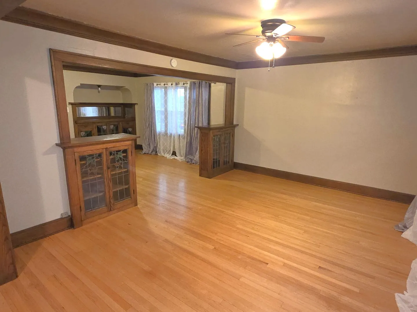 2 bedroom West Allis upper — Photo 3