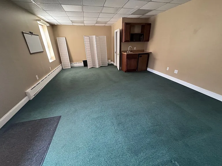 115 E Broad St — Photo 3