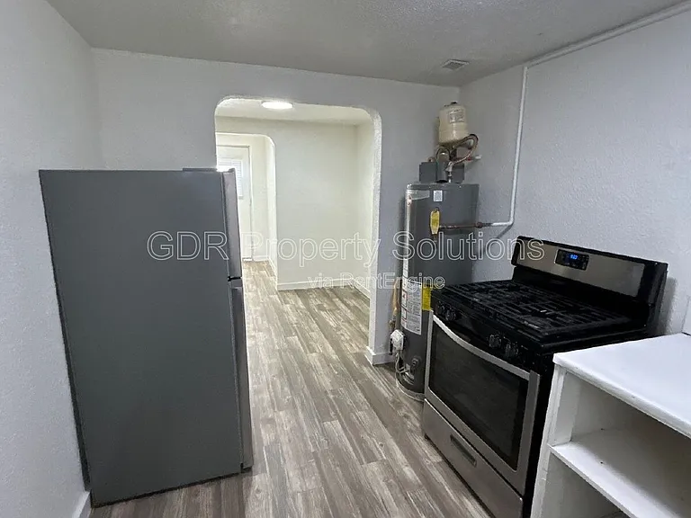 3209 Burton Ave SE #3219-1/2 — Photo 8