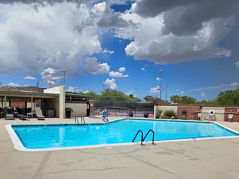 437 W San Ignacio — Photo 17