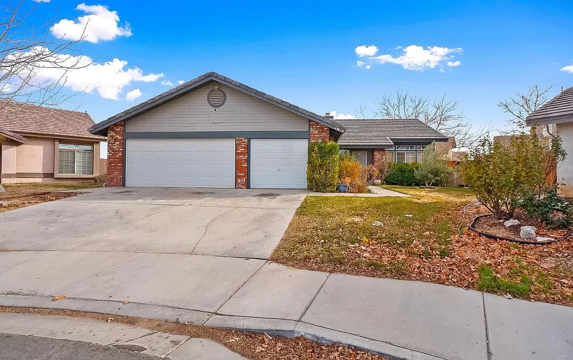 4 bed, 1843 sqft, $2,900 — Photo 1