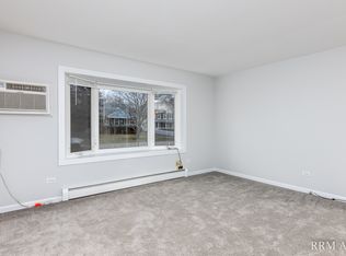 517 Broadway Ave #1, Libertyville, IL