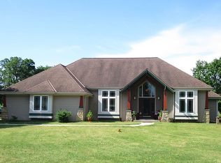 S94W31595 Mitchell Ct, Mukwonago, WI 53149