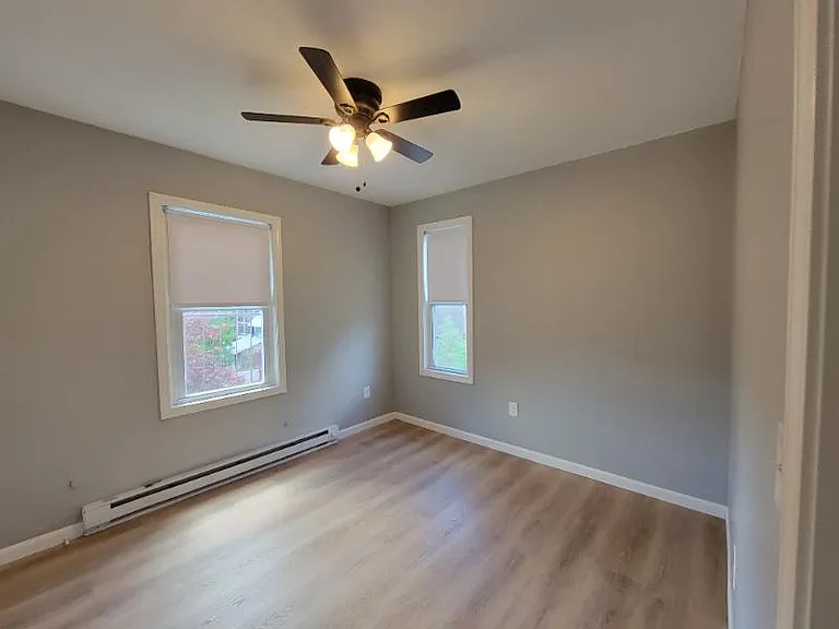 30 Beacon Ave — Photo 5