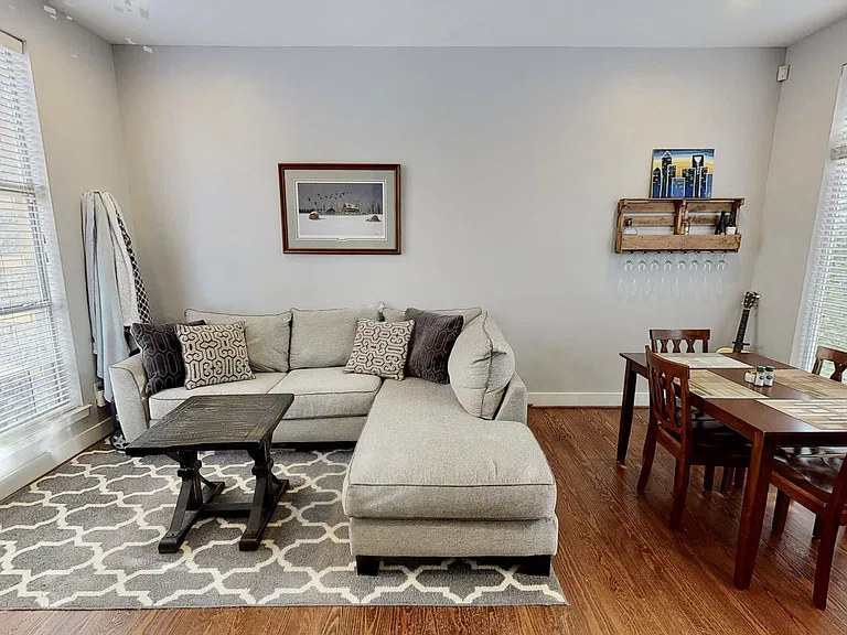 2061 Atherton Heights Ln — Photo 4