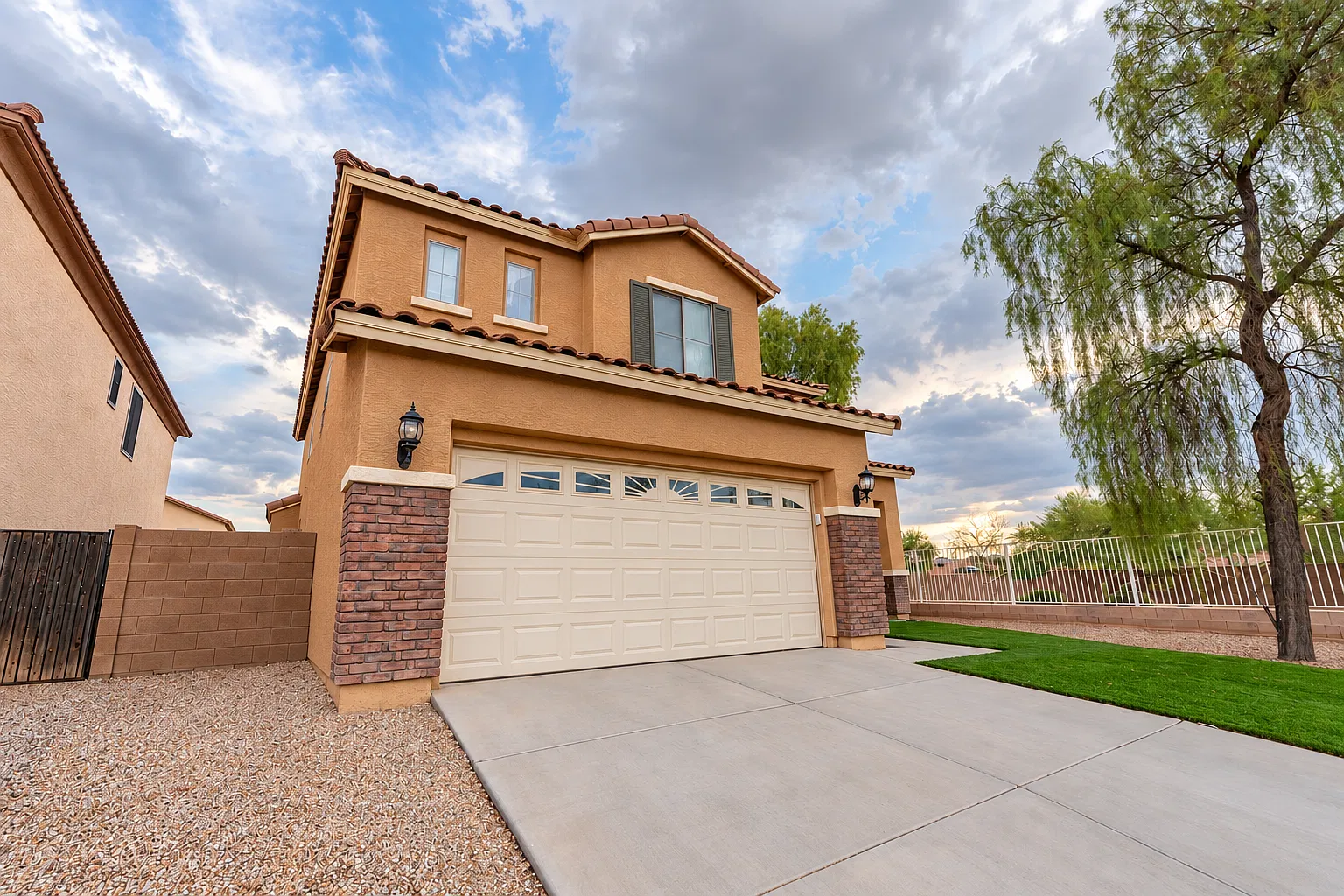 4 bed, 2663 sqft, $2,995 — Photo 1