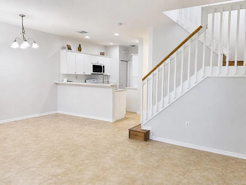 3 bed, 2.5 bath, 1640 sqft, $2,795 — Photo 4