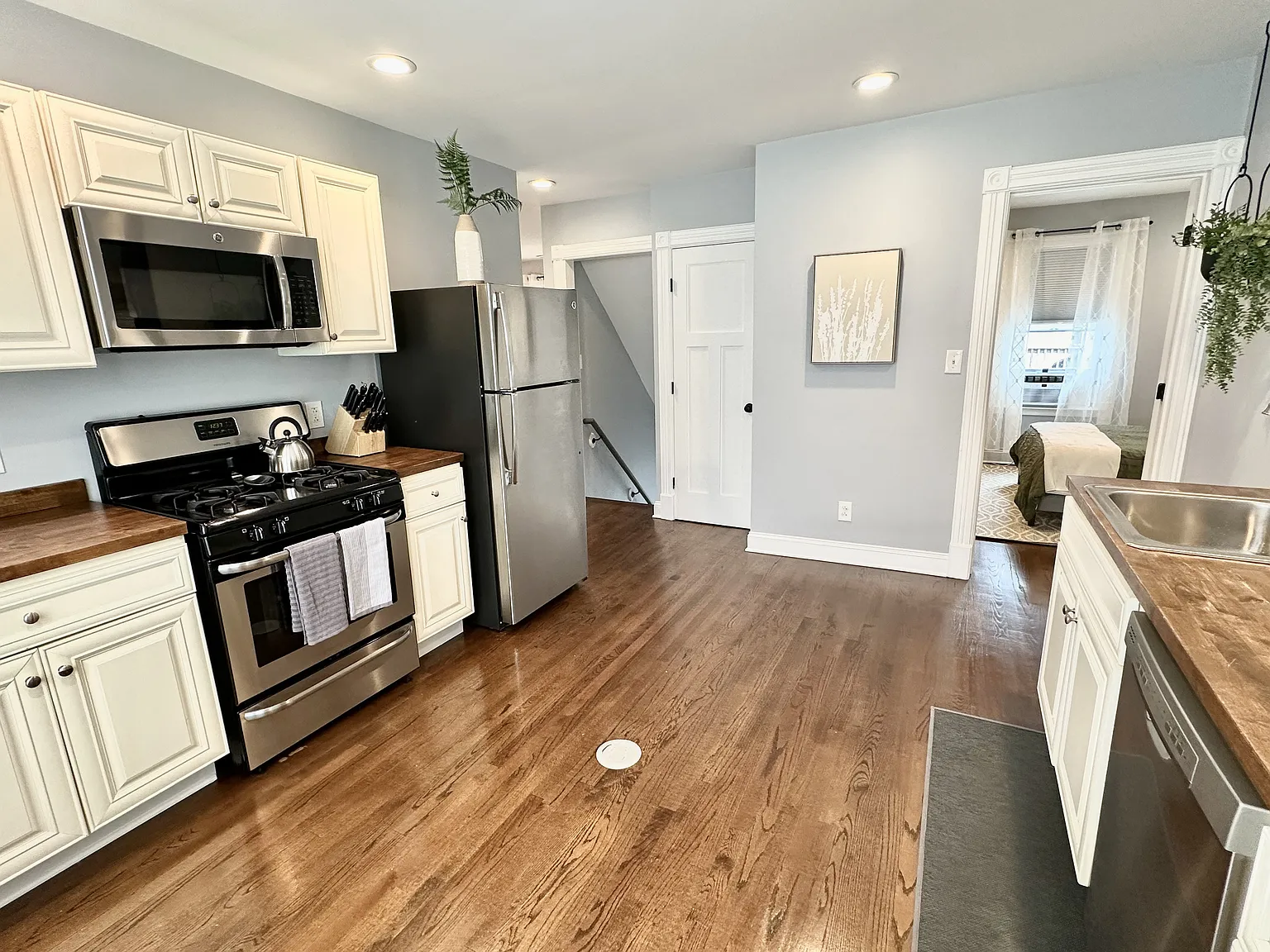 3 bed, $3,600 — Photo 3