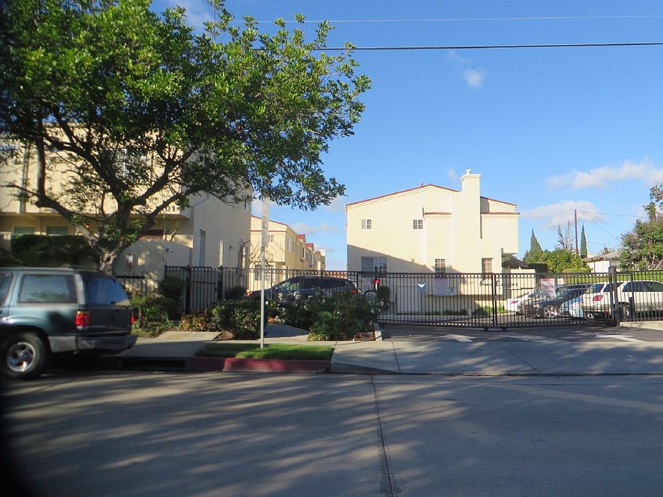 2nd image of 401 W 220th St Unit 27