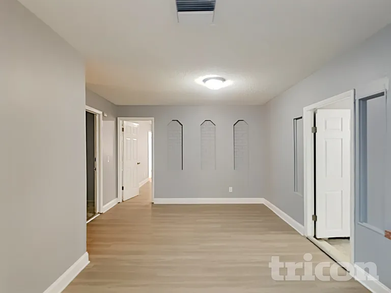 4905 Leprechaun Way — Photo 10