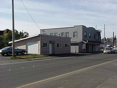 1st image of 413 N Park St