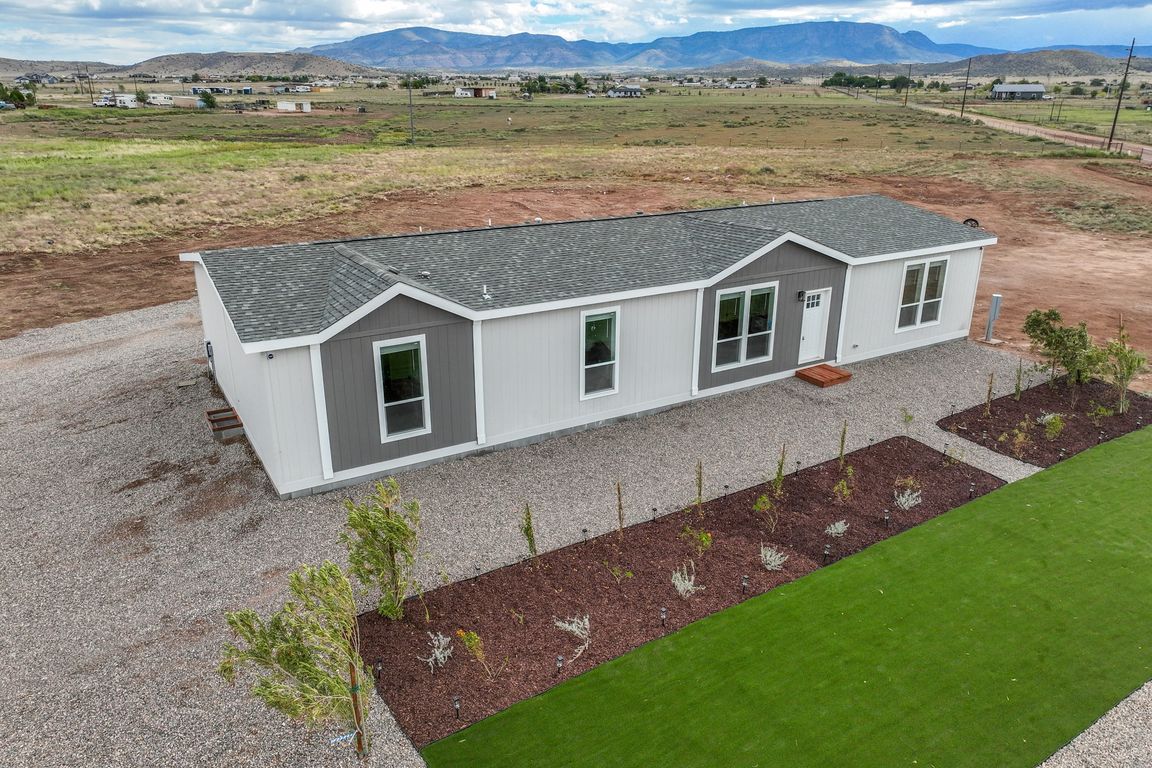 001_Brand New on 9.96 Acres