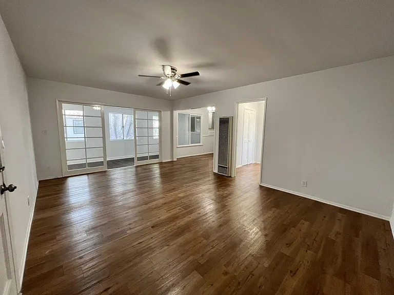 6061 Cahuenga Blvd #4 — Photo 10