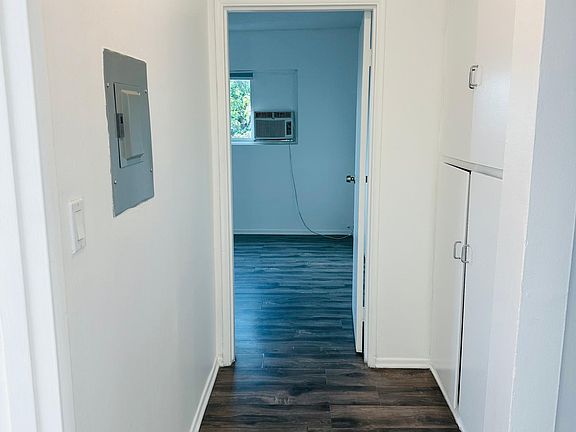 5th image of 12344 Burbank Blvd APT 9