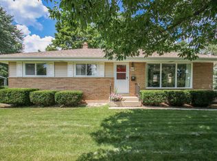 W174N8975 Christopher Blvd, Menomonee Falls, WI 53051