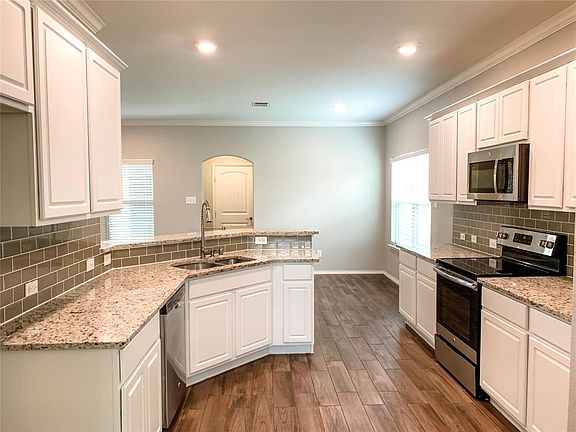 4th image of 4103 Portrush Dr