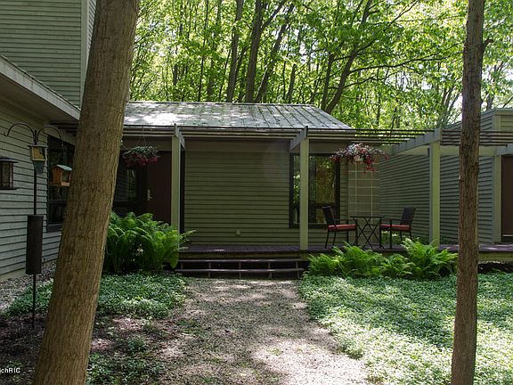 2nd image of 569 Weirich Dr