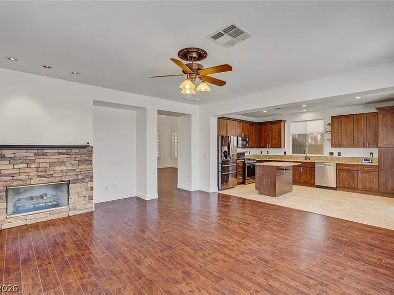 3034 Carbondale St — Photo 10