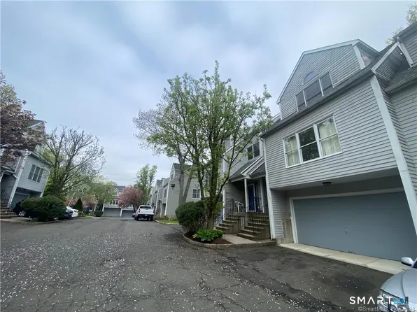 372 Anton Dr #372, Bridgeport, CT 06606