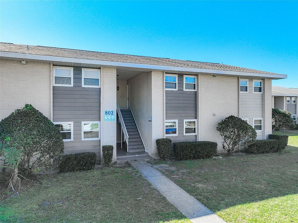 2nd image of 802 Sky Lake Cir APT B