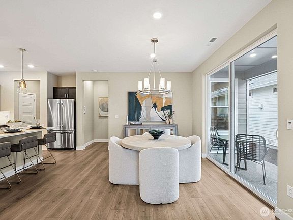 4th image of 14702 207th Avenue E #775