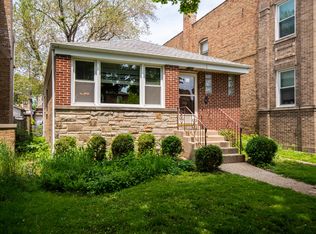2834 W Chase Ave, Chicago, IL 60645