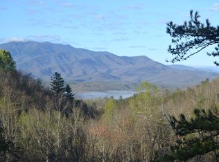 720 Deer Path Ln, Gatlinburg, TN 37738