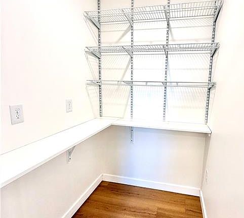 5th image of 237 Cowgill St