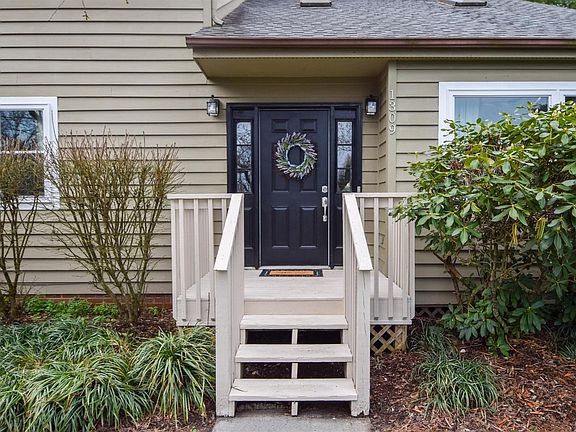 2nd image of 1309 Mockingbird Dr