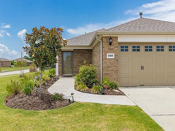 4th image of 430 Larkspur Ln