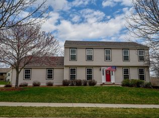 3333 Fox Ridge Dr, Waukesha, WI 53189