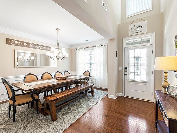 5th image of 287 Edinburgh Ln