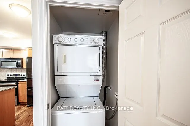 5233 Dundas St W #1522 — Photo 12