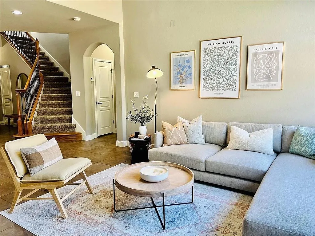 3 bed, 2.5 bath, 1967 sqft, $2,900 — Photo 2
