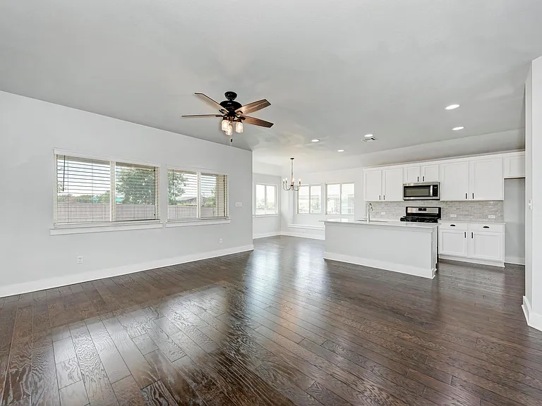 189 Tailwind Dr — Photo 4